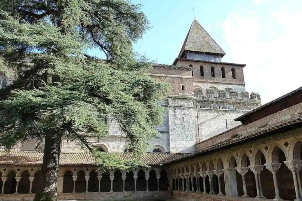 Appartement Entier Moissac Centre 30 M2 Calme Avec Cour Interieure Pour Velos A 50M Du Marche De Moissac Kültér fotó