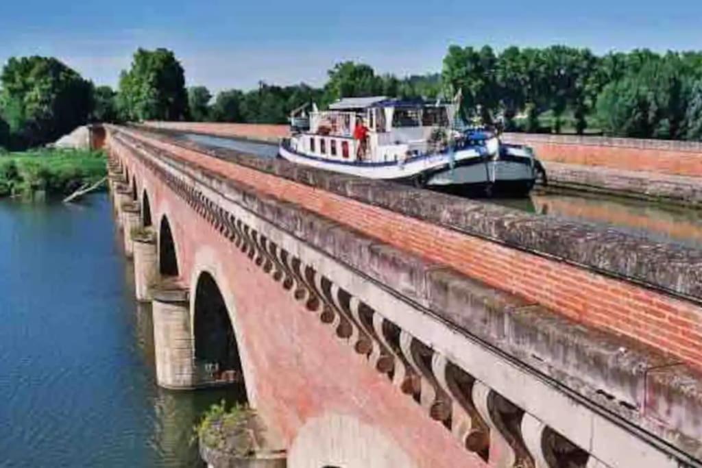 Appartement Entier Moissac Centre 30 M2 Calme Avec Cour Interieure Pour Velos A 50M Du Marche De Moissac Kültér fotó